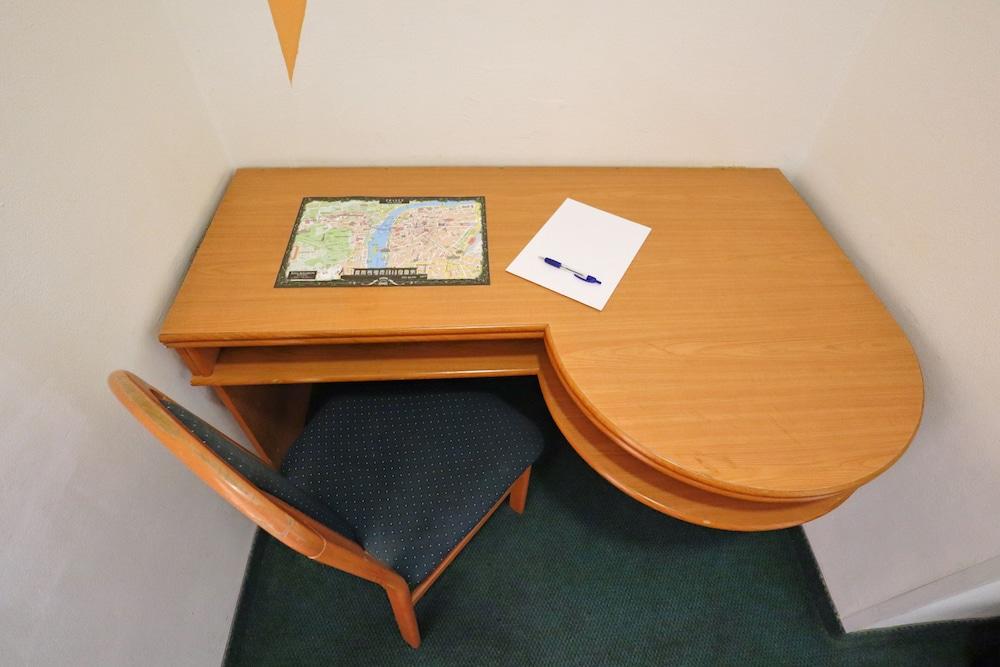 A Plus Hostel - Centrum Прага Екстер'єр фото