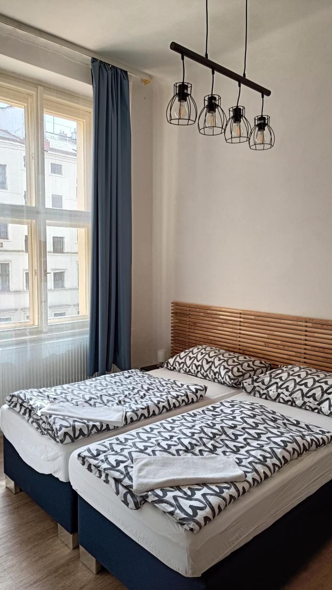A Plus Hostel - Centrum Прага Екстер'єр фото