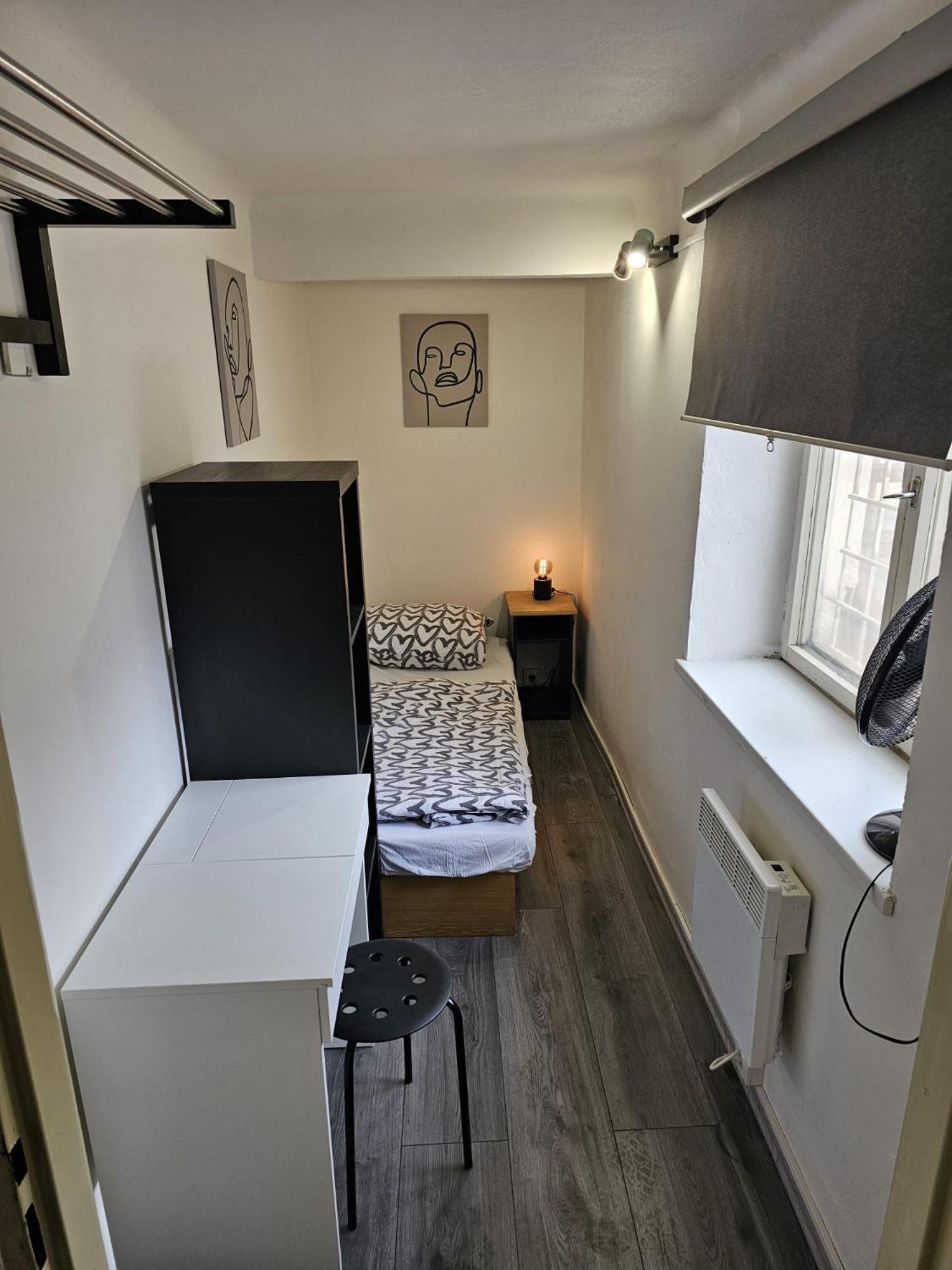 A Plus Hostel - Centrum Прага Екстер'єр фото